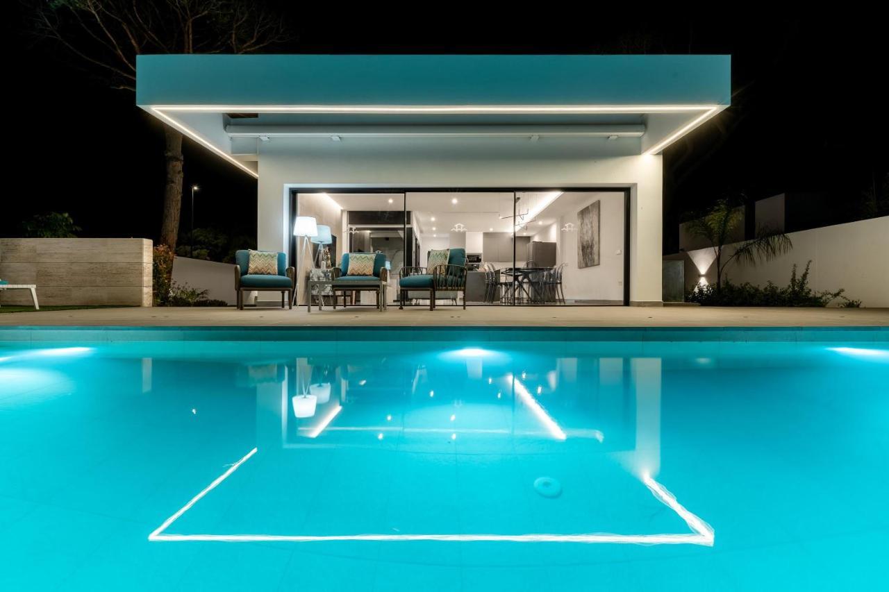 נובו סנקטי פטרי Lola Sea Villa מראה חיצוני תמונה