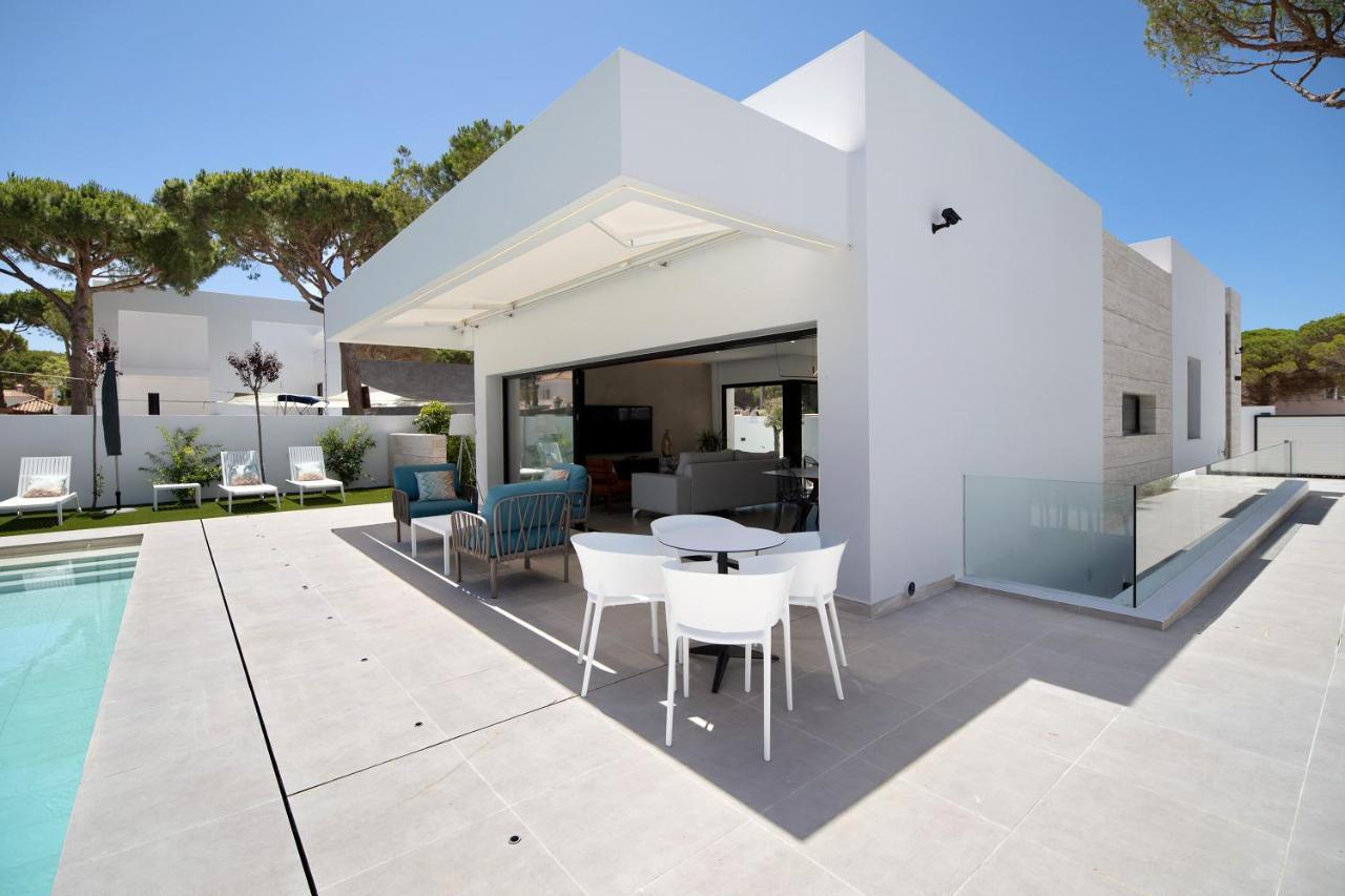 נובו סנקטי פטרי Lola Sea Villa מראה חיצוני תמונה